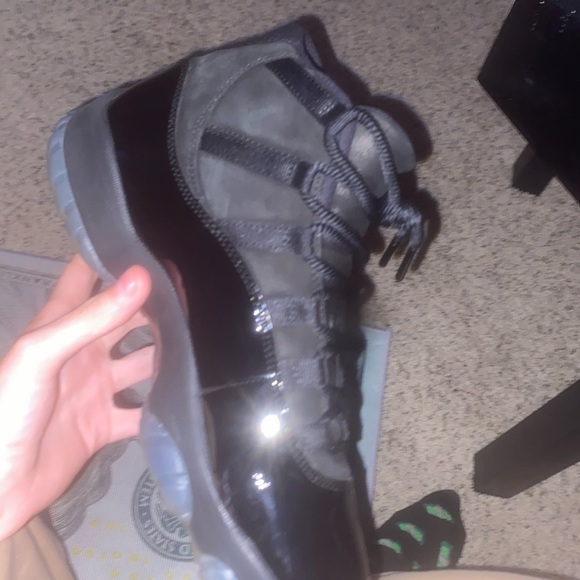 Air Jordan 11 Retro Cap and Gown - Picture 7 of 11